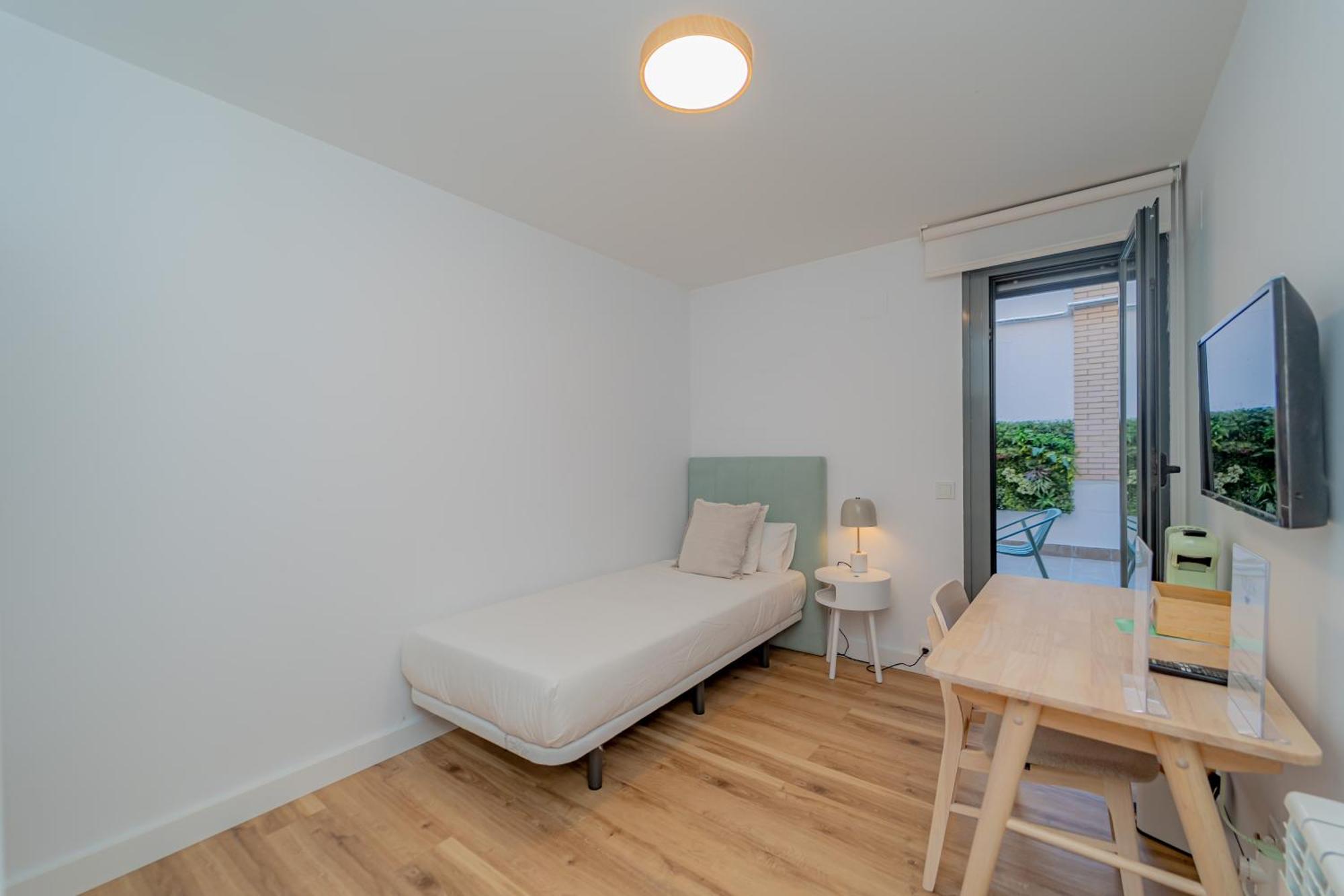Ares Rentals Alvaro Cunqueiro Madrid — Photos 3